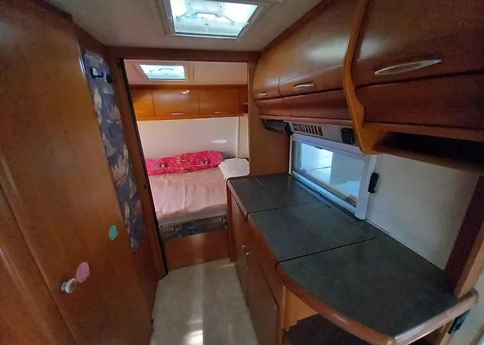 Caravan Near The Sea 6 Pensión