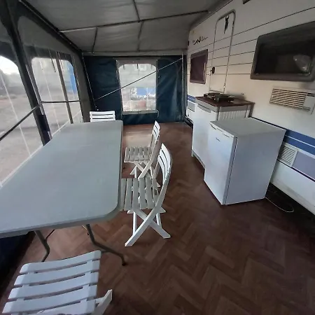 In - Caravan Near The Sea 6 Maison d'hôtes *