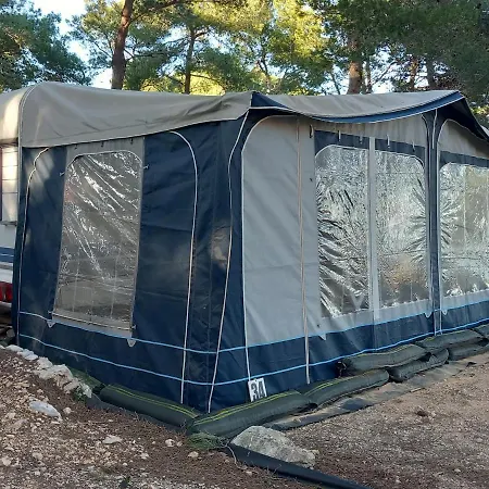 Vendégház Caravan Near The Sea 6 Ugljan