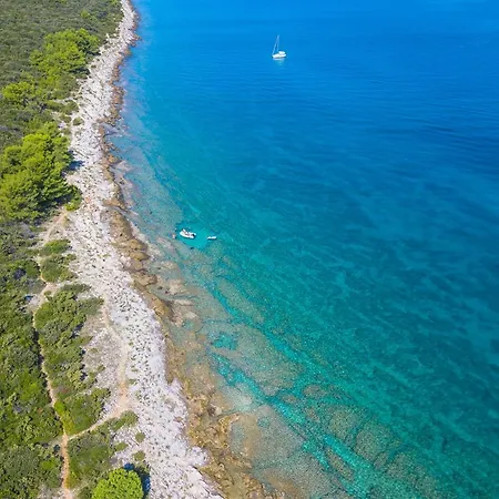 In - Caravan Near The Sea 6 Guest house Ugljan
